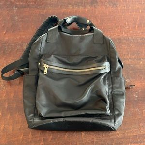 Black Backpack Handbag Hybrid Bag EUC Perfect for travel!